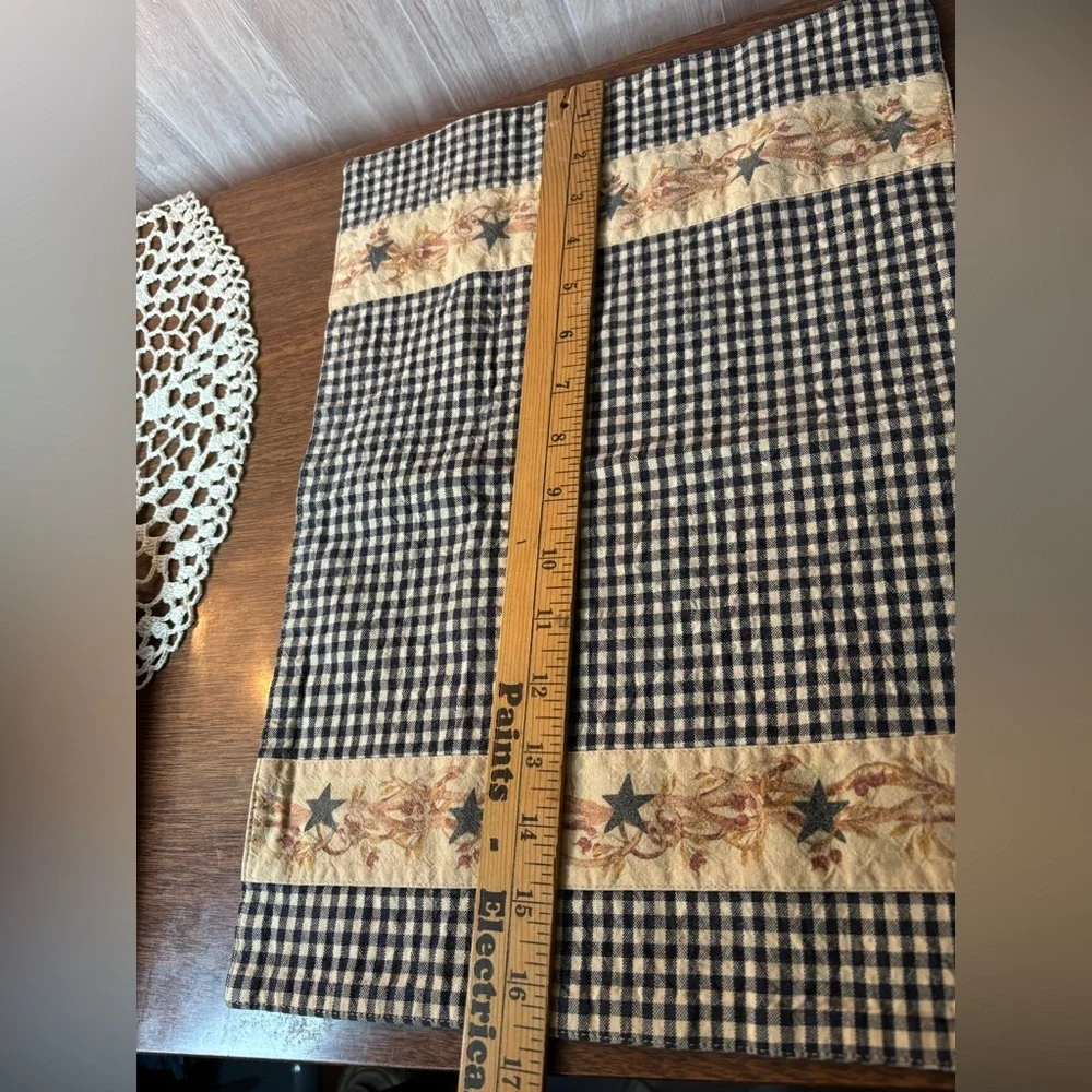 The Country House Collection Star & Vine Place Mat Navy and Cream Gingham